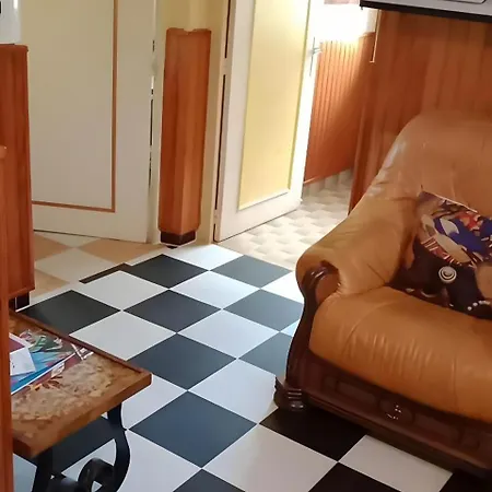 Maison Entière Garage Et Parking *